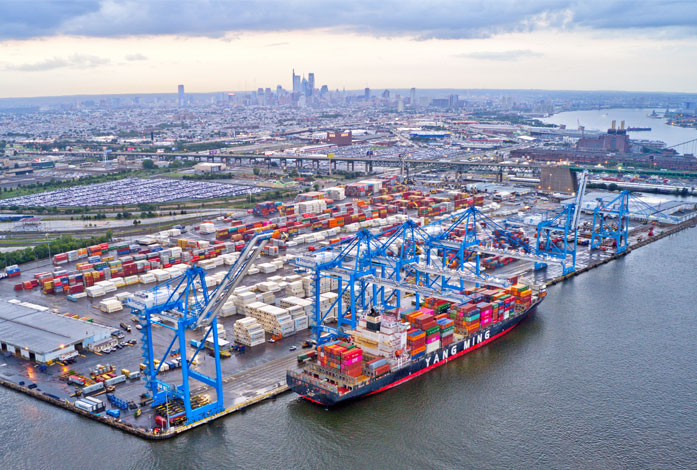 Located near the Port of Philadelphia, our drayage services offer seamless access to major maritime gateways, reducing transit times for FCL, LCL containers.